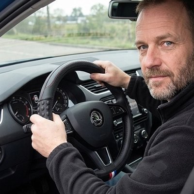 Couvre volant personne sourit