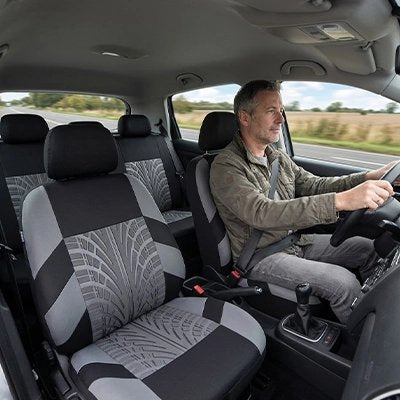 housse siège auto homme conduit