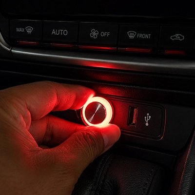 LED intérieur voiture main personne