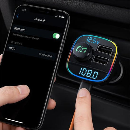 main-connecte-telephone-adaptateur-fm-bluetooth