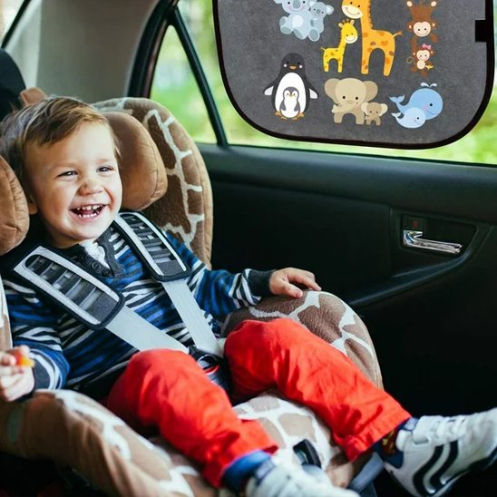 Pare-soleil bébé a l'aise dans la voiture