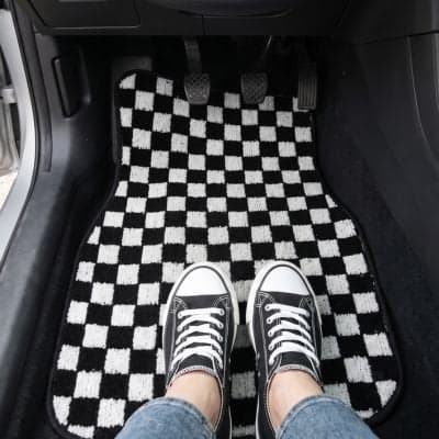 tapis-de-sol-pour-voiture-noir